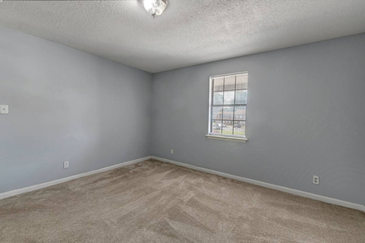 Apartment for rent at 227 8th St, Decatur, AL 35601