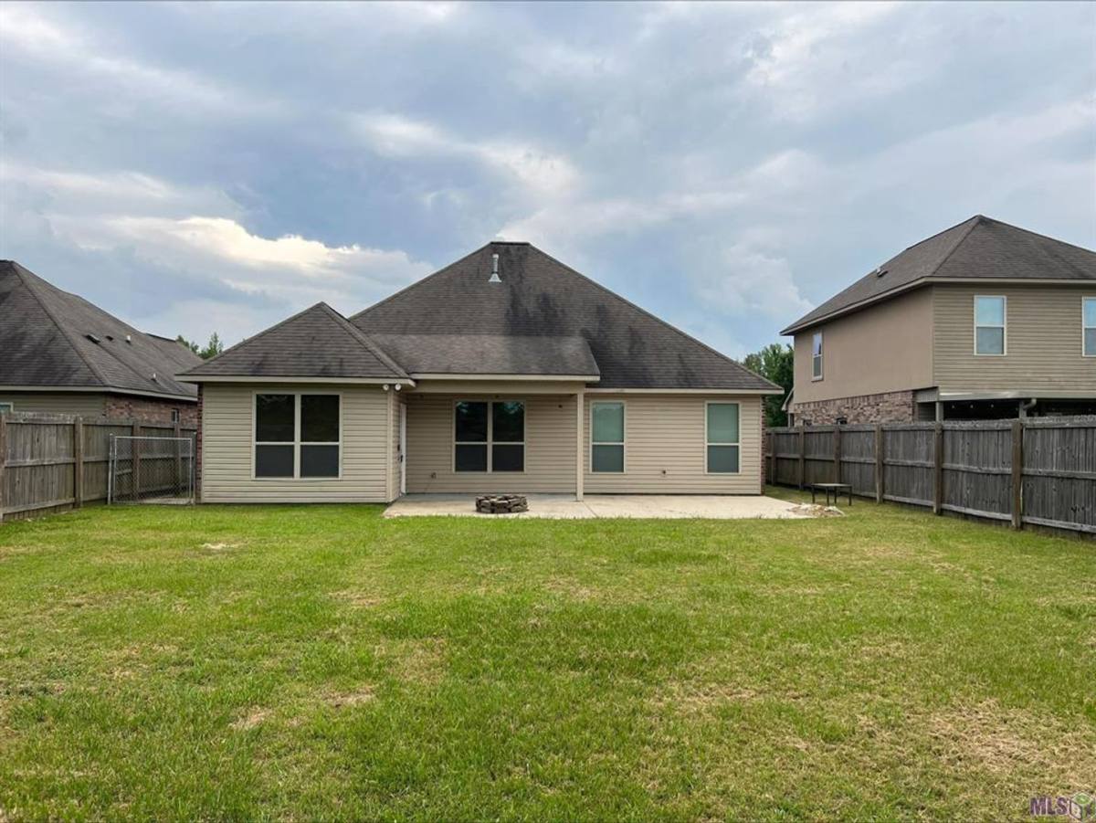 House for rent at 9437 Redwood Lake Blvd, Zachary, LA 70791
