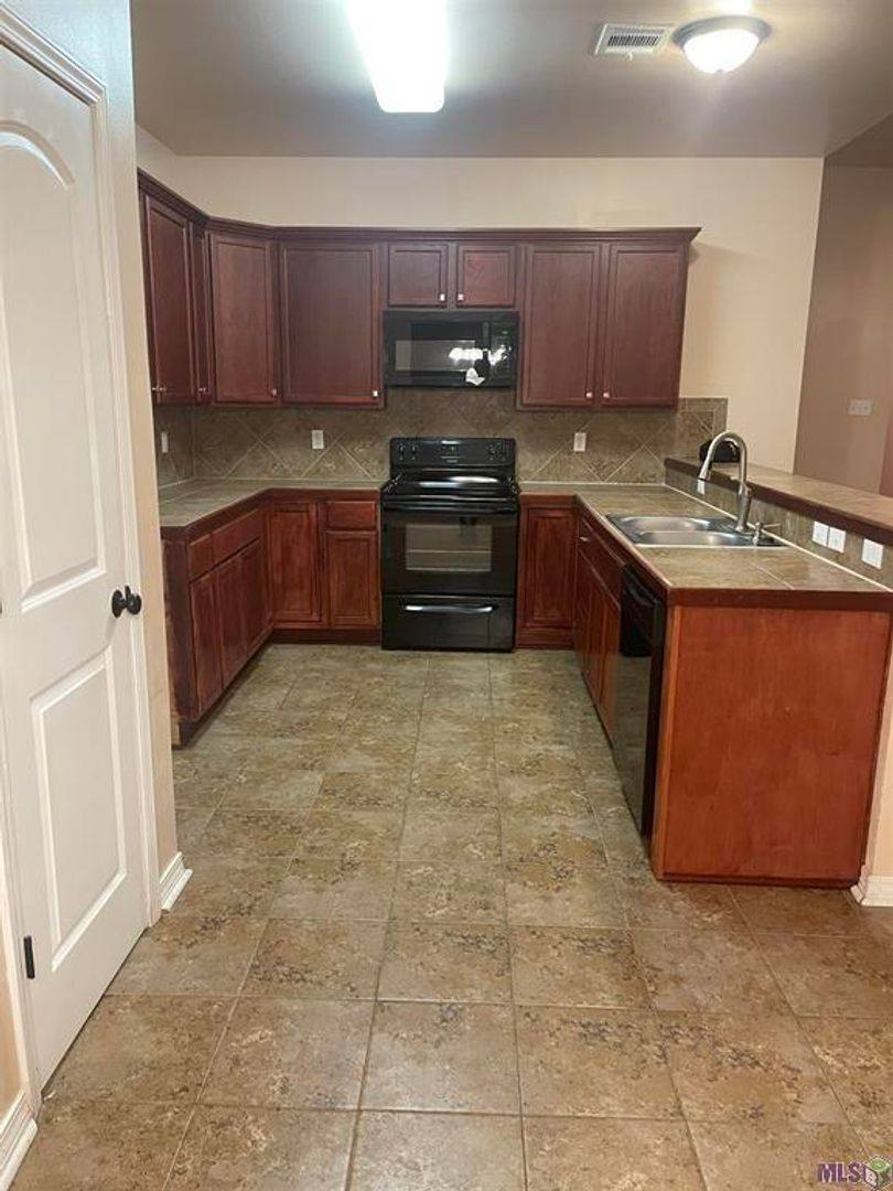 House for rent at 9437 Redwood Lake Blvd, Zachary, LA 70791