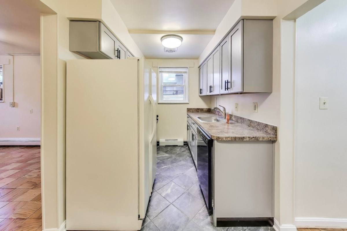 Apartment for rent at 7523 Maple Ave #2, Takoma Park, MD 20912