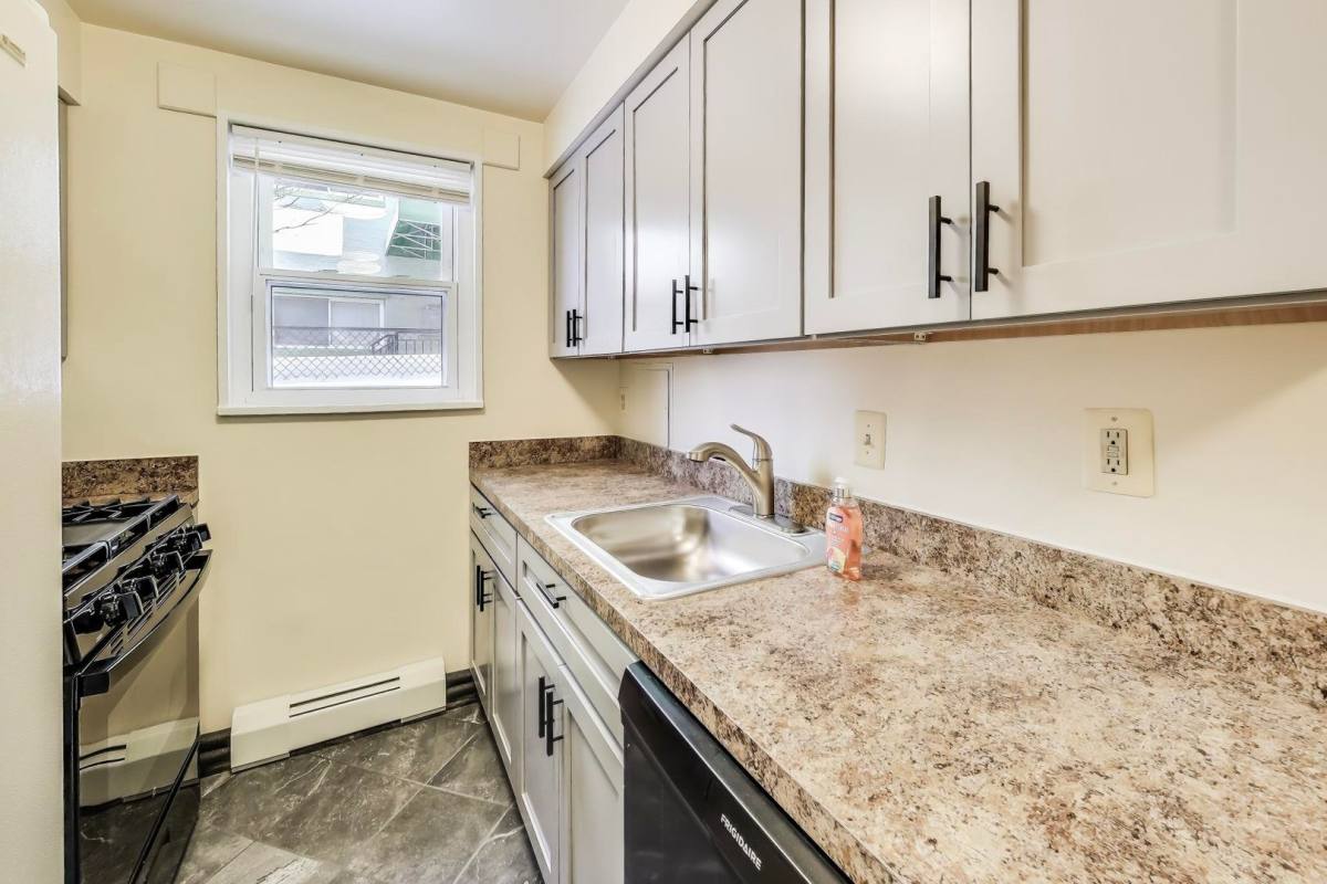 Apartment for rent at 7523 Maple Ave #2, Takoma Park, MD 20912