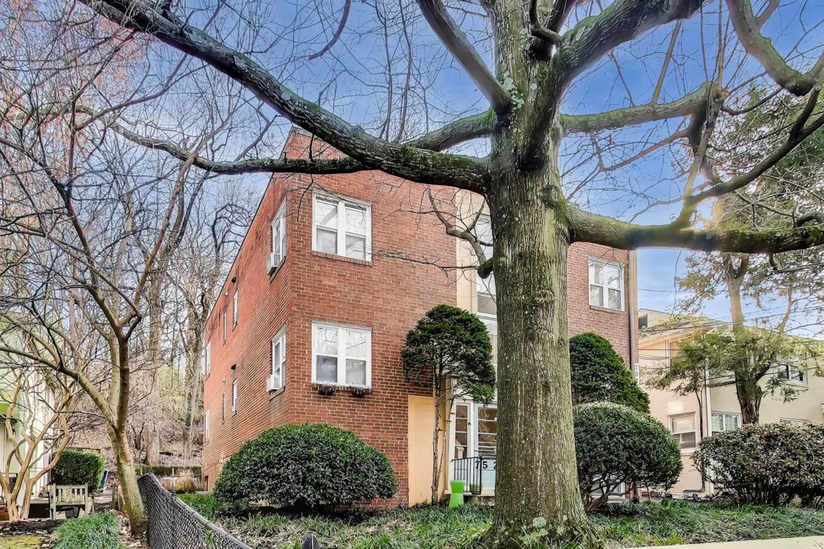 Apartment for rent at 7523 Maple Ave #2, Takoma Park, MD 20912