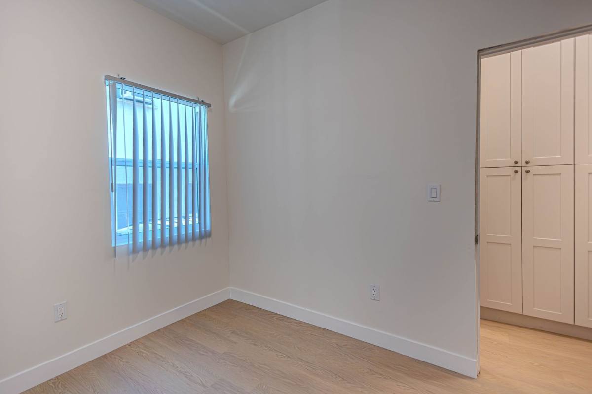 Apartment for rent at 822 N Las Palmas, Los Angeles, CA 90038