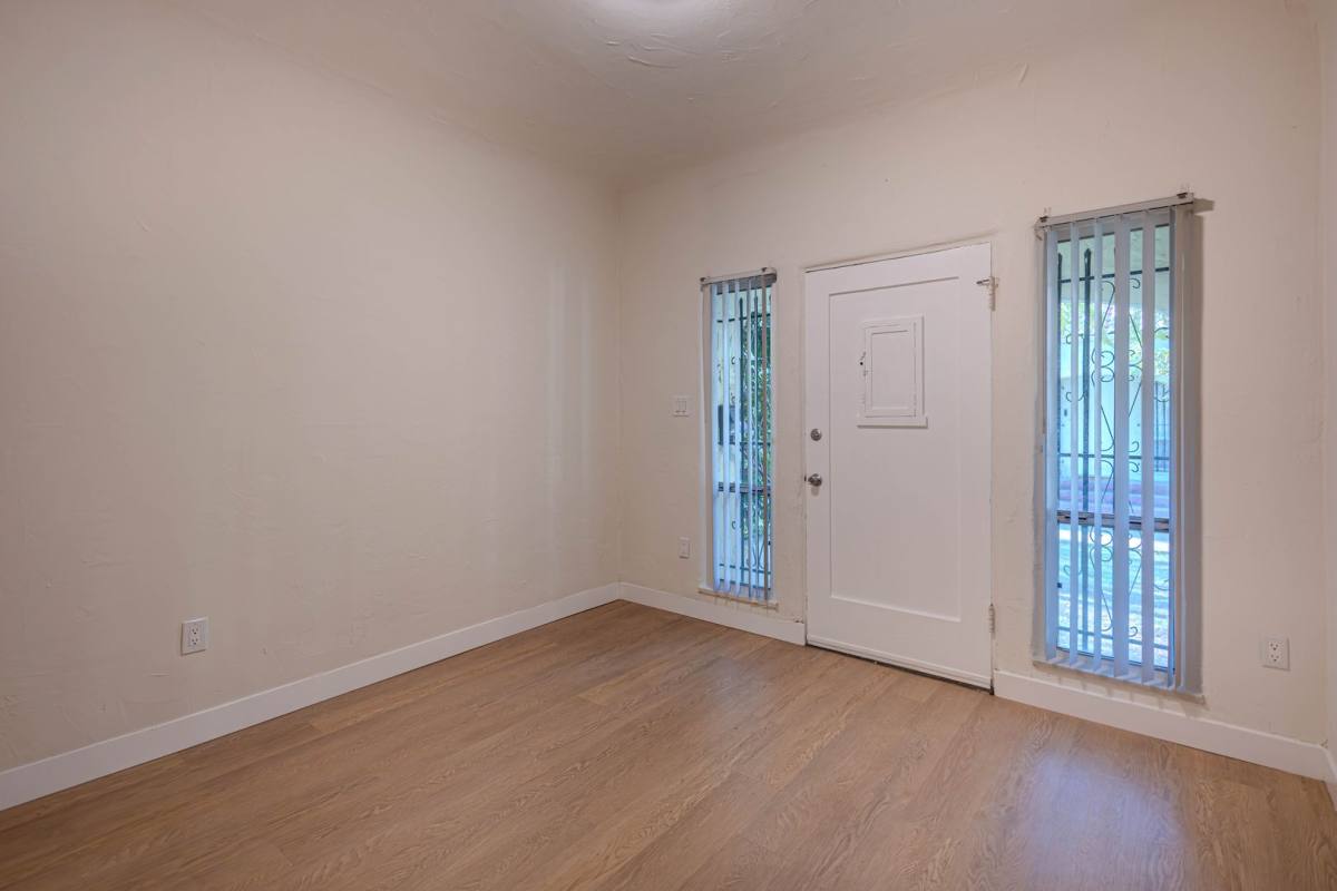 Apartment for rent at 822 N Las Palmas, Los Angeles, CA 90038