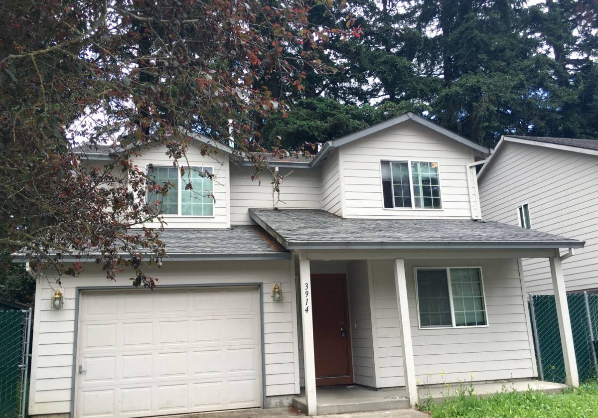 House for rent at 3914 SE 117th Place, Portland, OR 97266