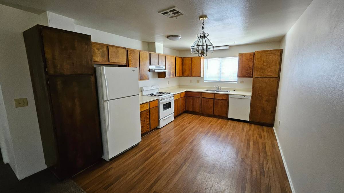 Apartment for rent at 21601 Randsburg Mojave Rd, California City, CA 93505