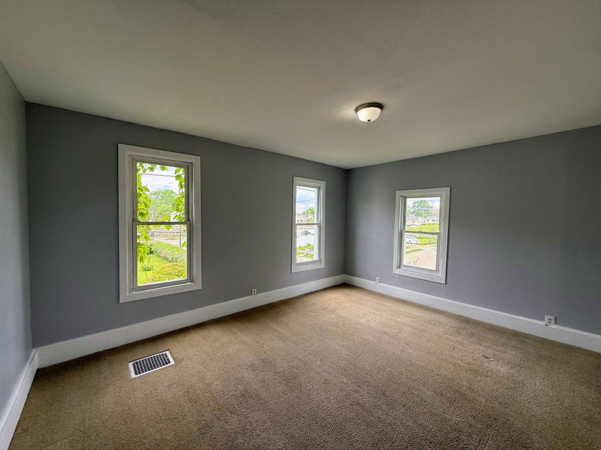 House for rent at 316 Young Ave NE, Canton, OH 44704