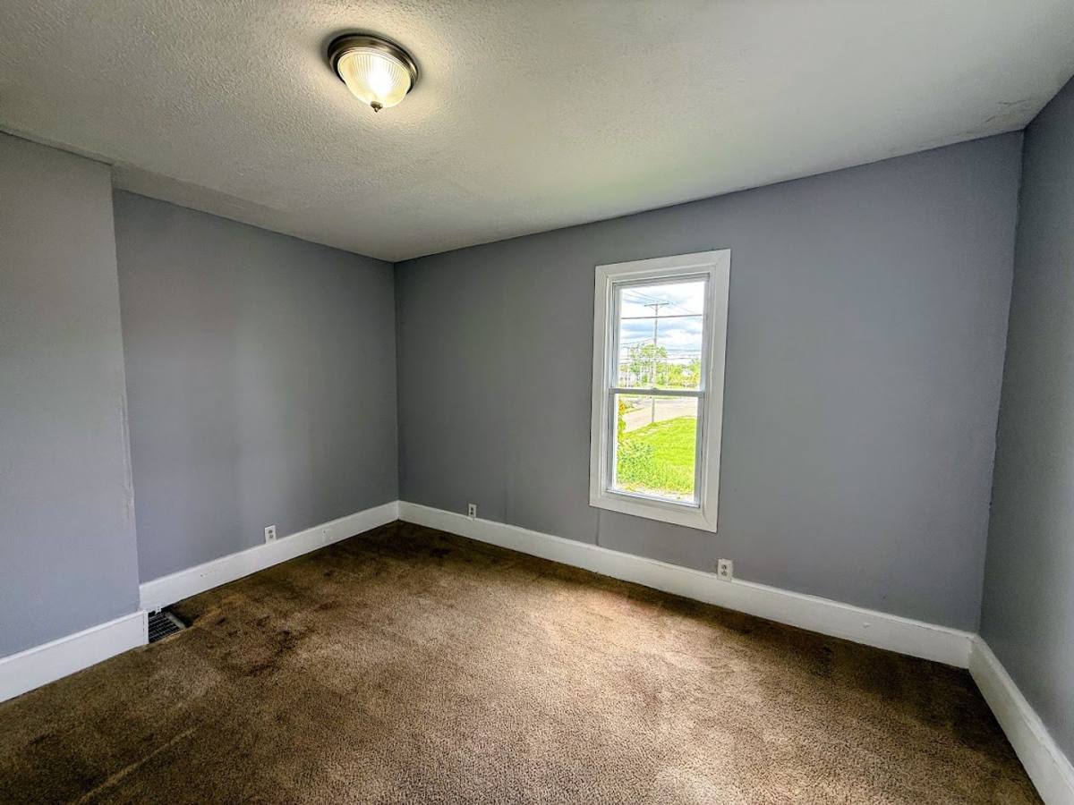 House for rent at 316 Young Ave NE, Canton, OH 44704