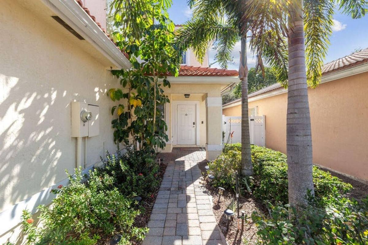 House for rent at 6384 Adriatic Way, West Palm Beach, FL 33413