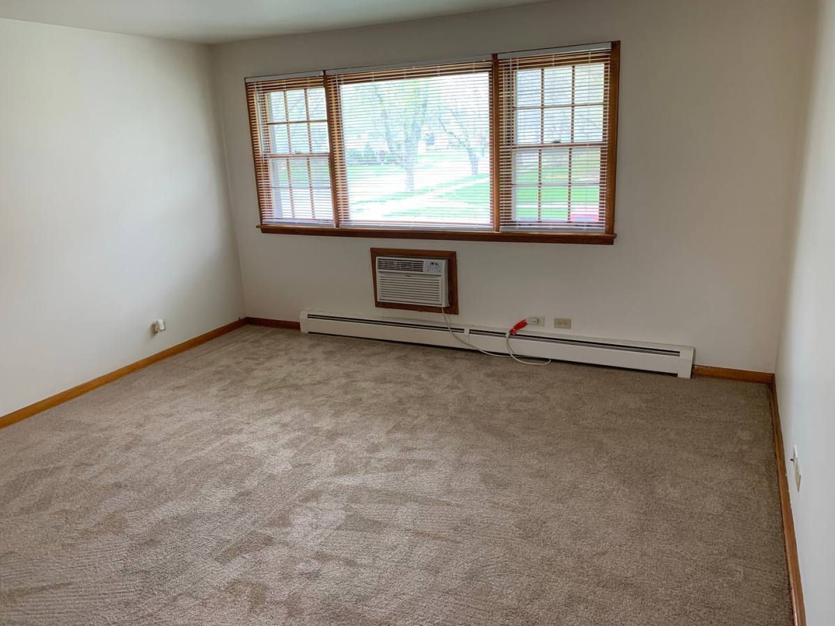 Apartment for rent at 2414 Douglas St, Joliet, IL 60435
