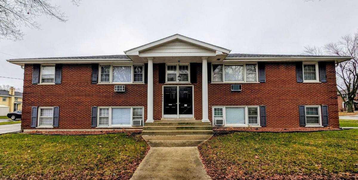 Apartment for rent at 2414 Douglas St, Joliet, IL 60435