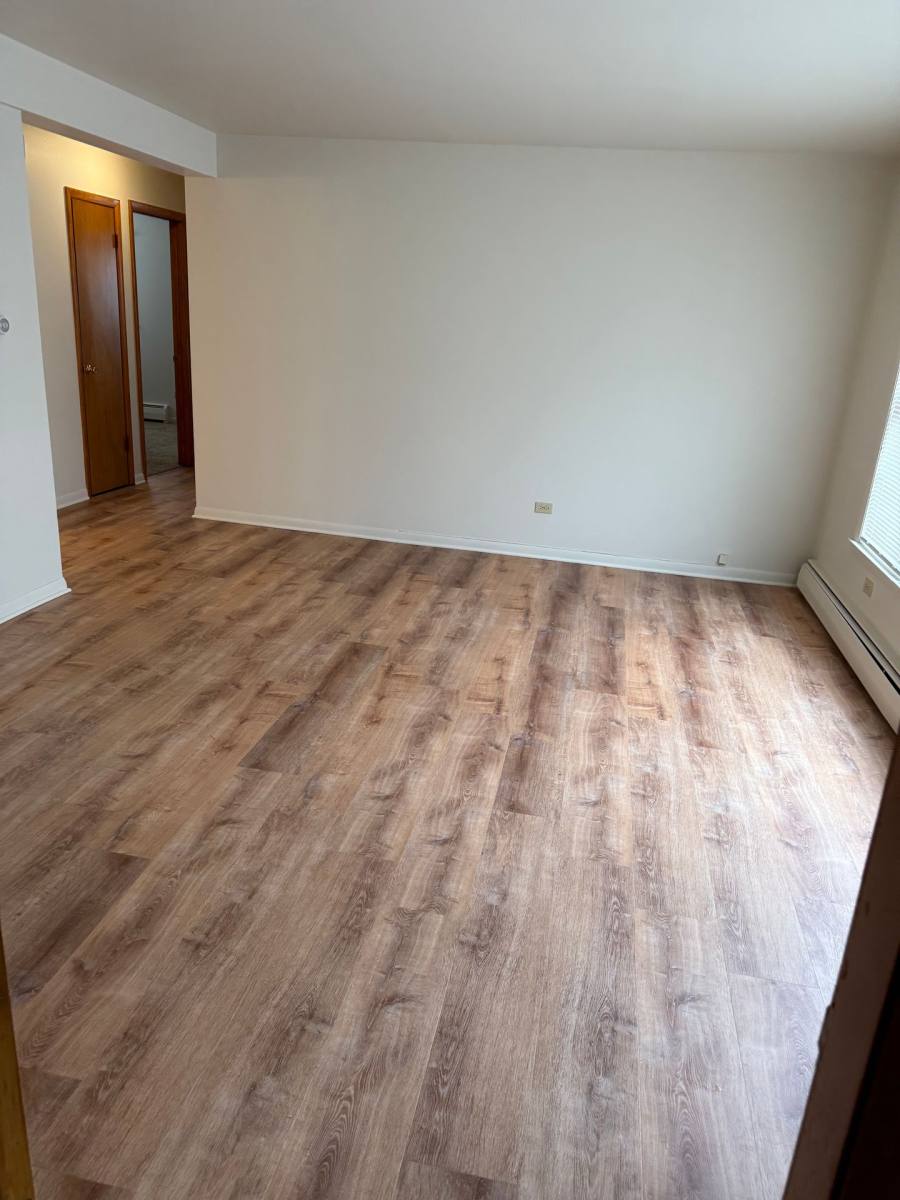 Apartment for rent at 512 Kungs Way, Joliet, IL 60435
