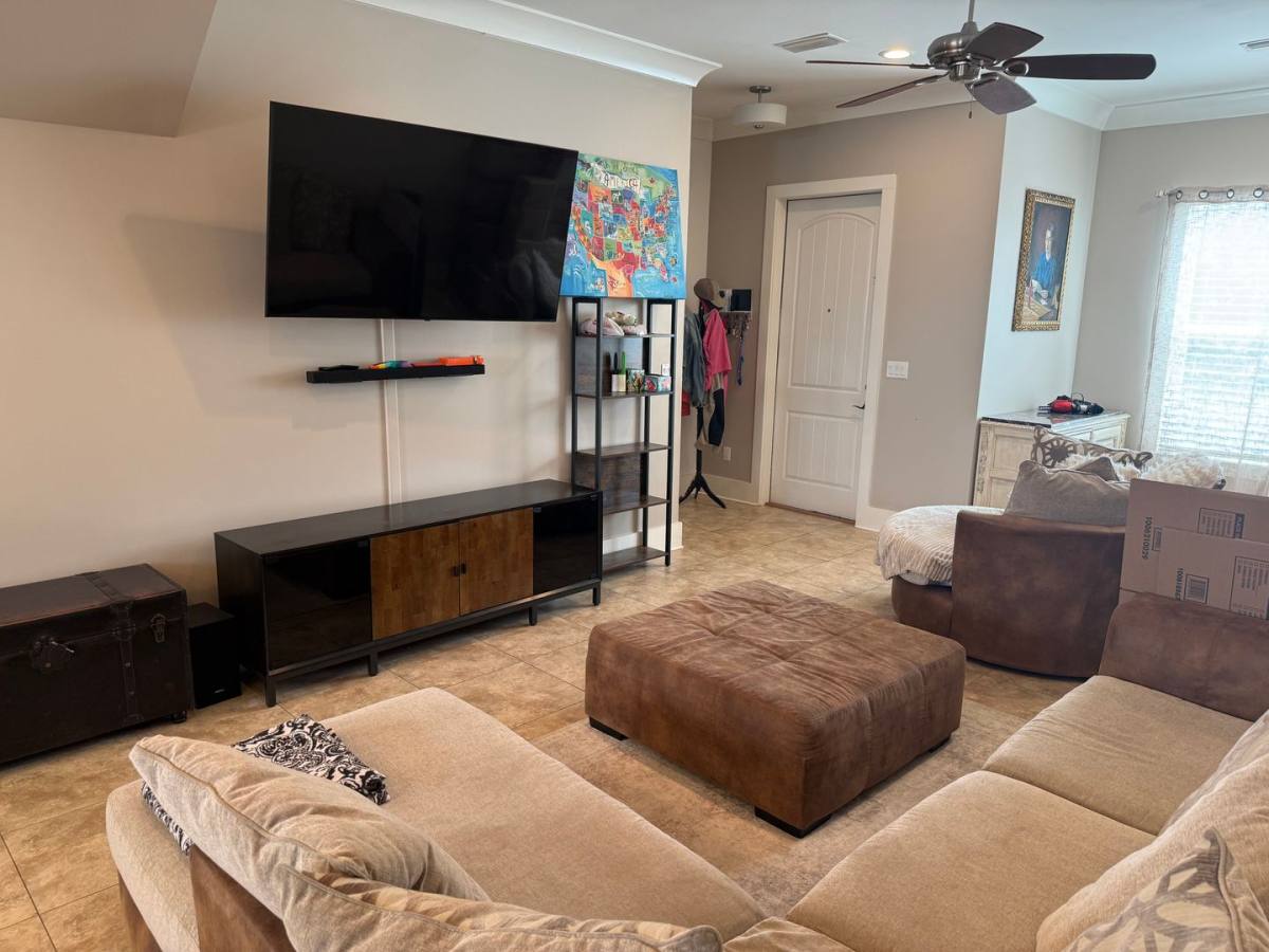 Townhouse for rent at 995 Airport Rd, Destin, FL 32541