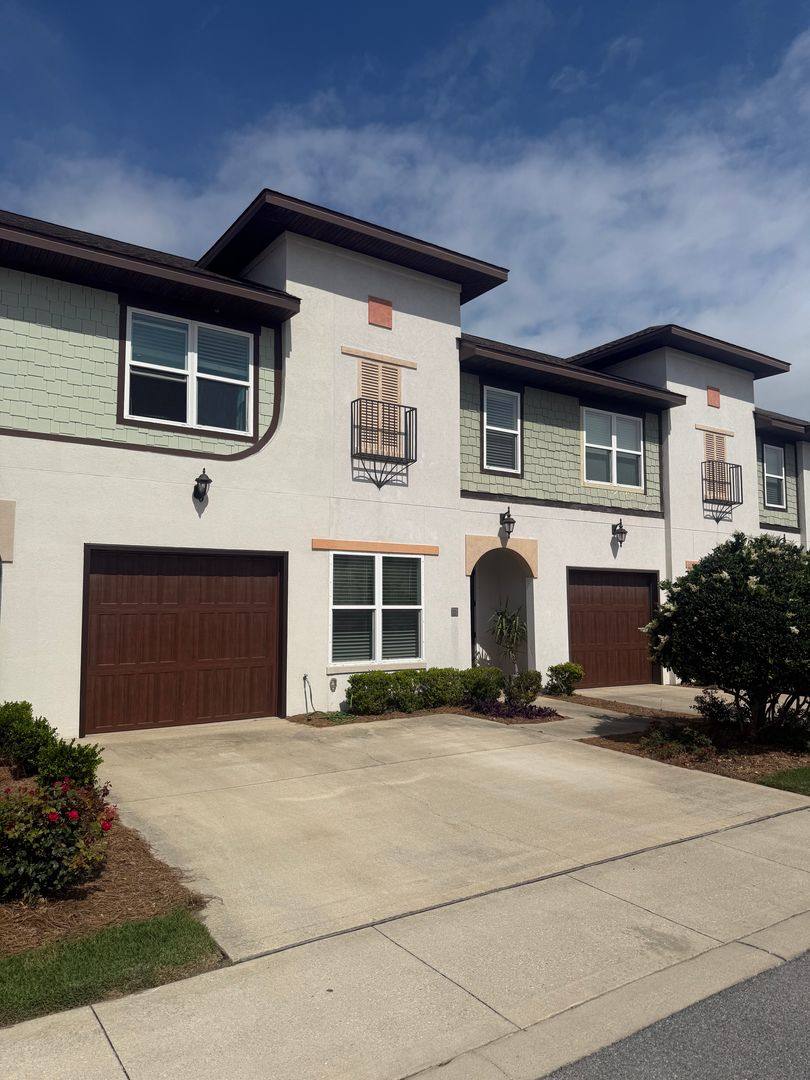 Townhouse for rent at 995 Airport Rd, Destin, FL 32541