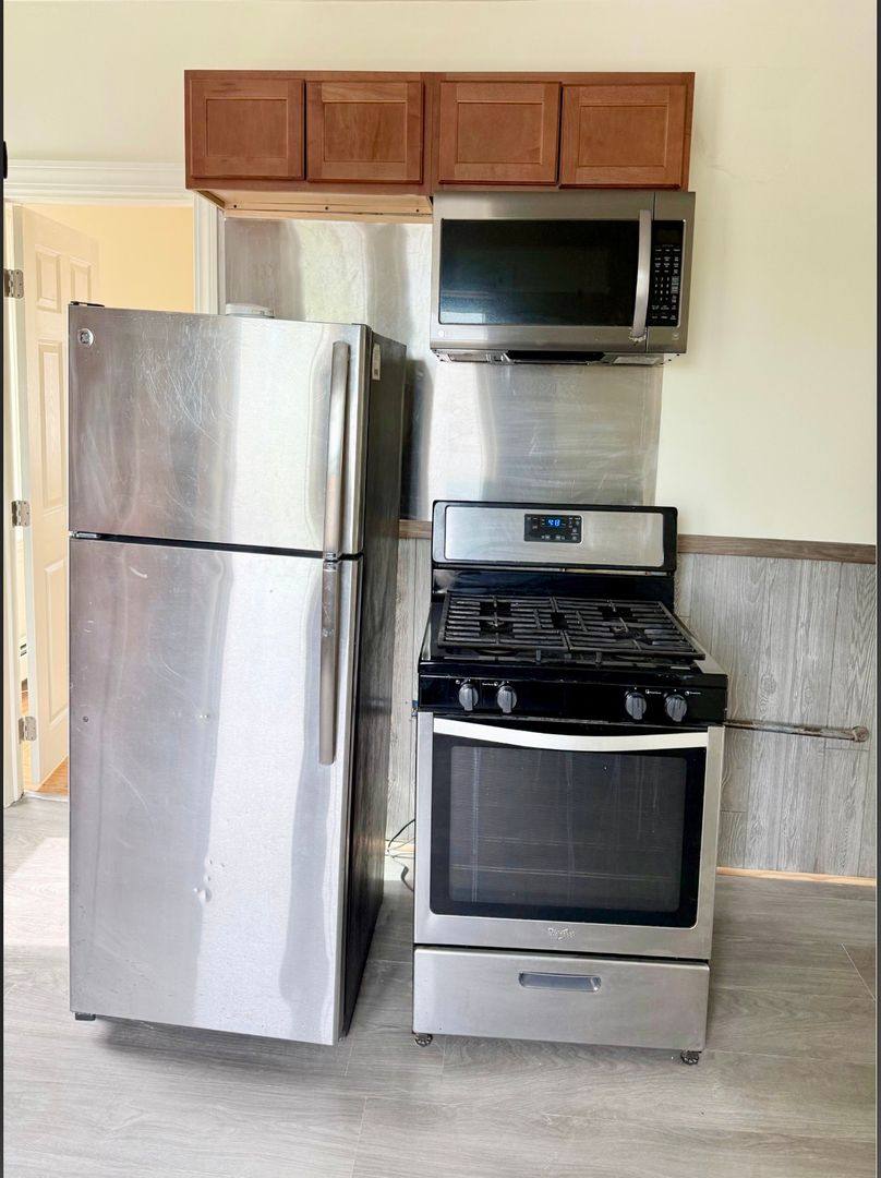 Apartment for rent at 28-32 Cleveland Ave, Cranston, RI 02920