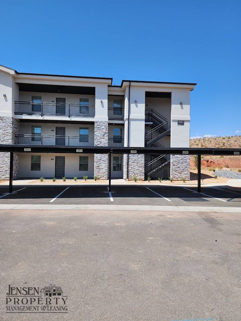 Condo for rent at 133 N Rock Canyon St, Hurricane, UT 84737