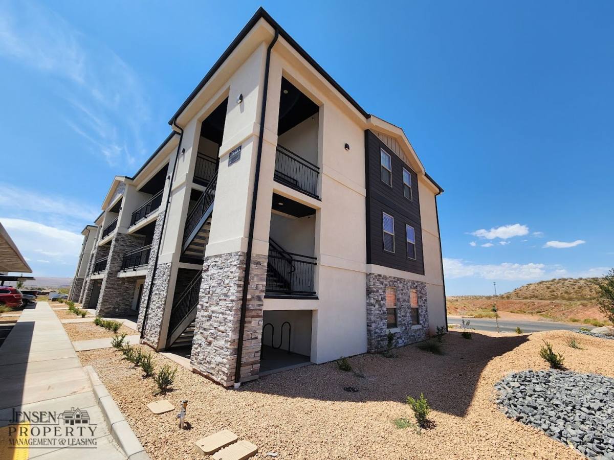 Condo for rent at 133 N Rock Canyon St, Hurricane, UT 84737