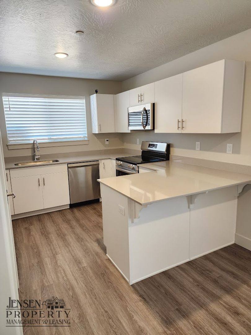 Condo for rent at 133 N Rock Canyon St, Hurricane, UT 84737