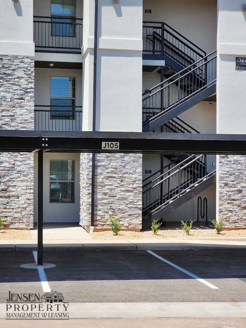 Condo for rent at 133 N Rock Canyon St, Hurricane, UT 84737