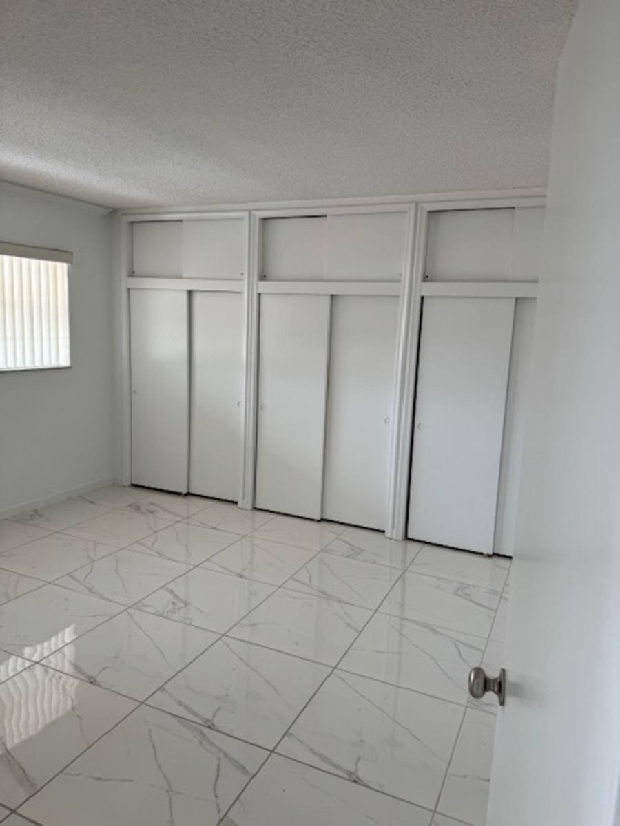 Apartment for rent at 301 S Crescent Dr, Hollywood, FL 33021
