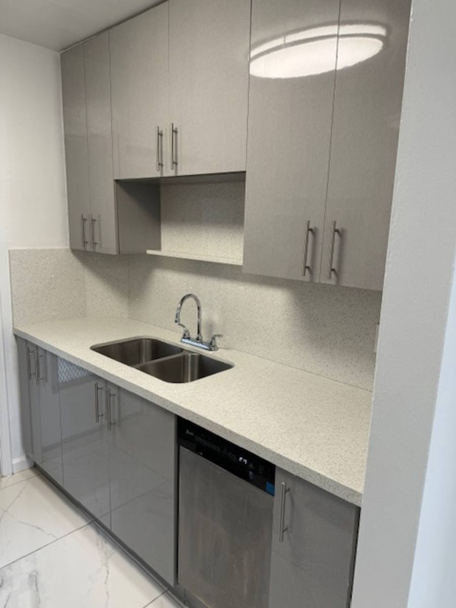 Apartment for rent at 301 S Crescent Dr, Hollywood, FL 33021