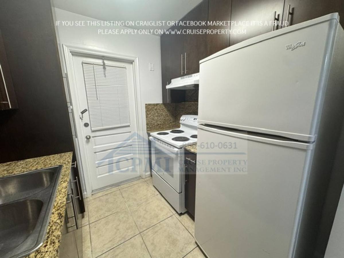 Apartment for rent at 301 S Crescent Dr, Hollywood, FL 33021
