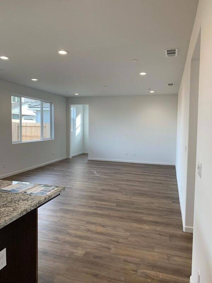 House for rent at 196 N Andrews St, Tulare, CA 93274