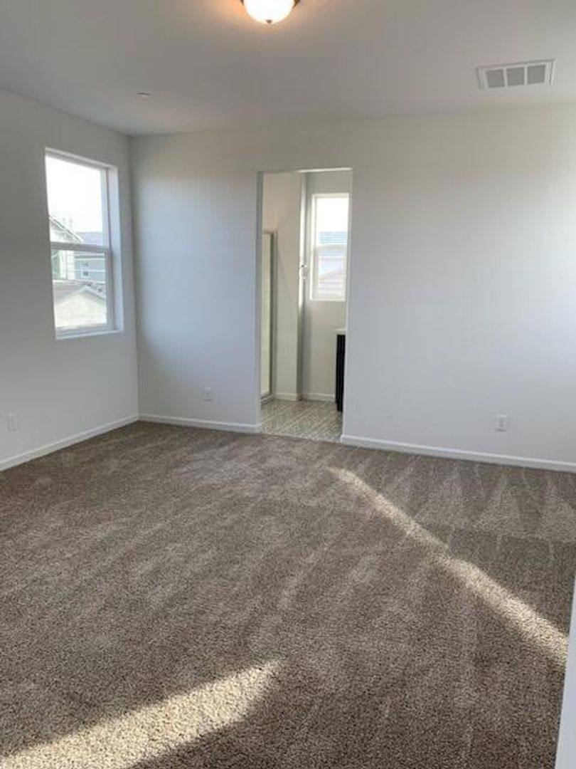 House for rent at 196 N Andrews St, Tulare, CA 93274
