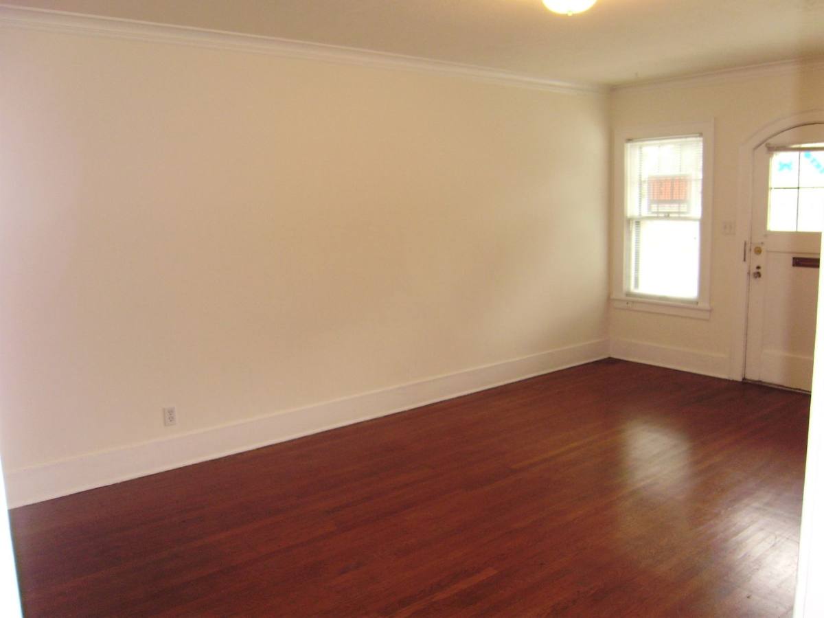 Apartment for rent at 111-115 E Roanoke, 2523 - 2529 Eastlake Ave, Seattle, WA 98102