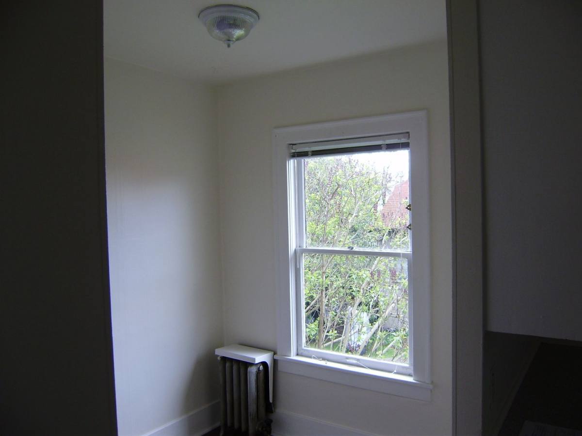 Apartment for rent at 111-115 E Roanoke, 2523 - 2529 Eastlake Ave, Seattle, WA 98102