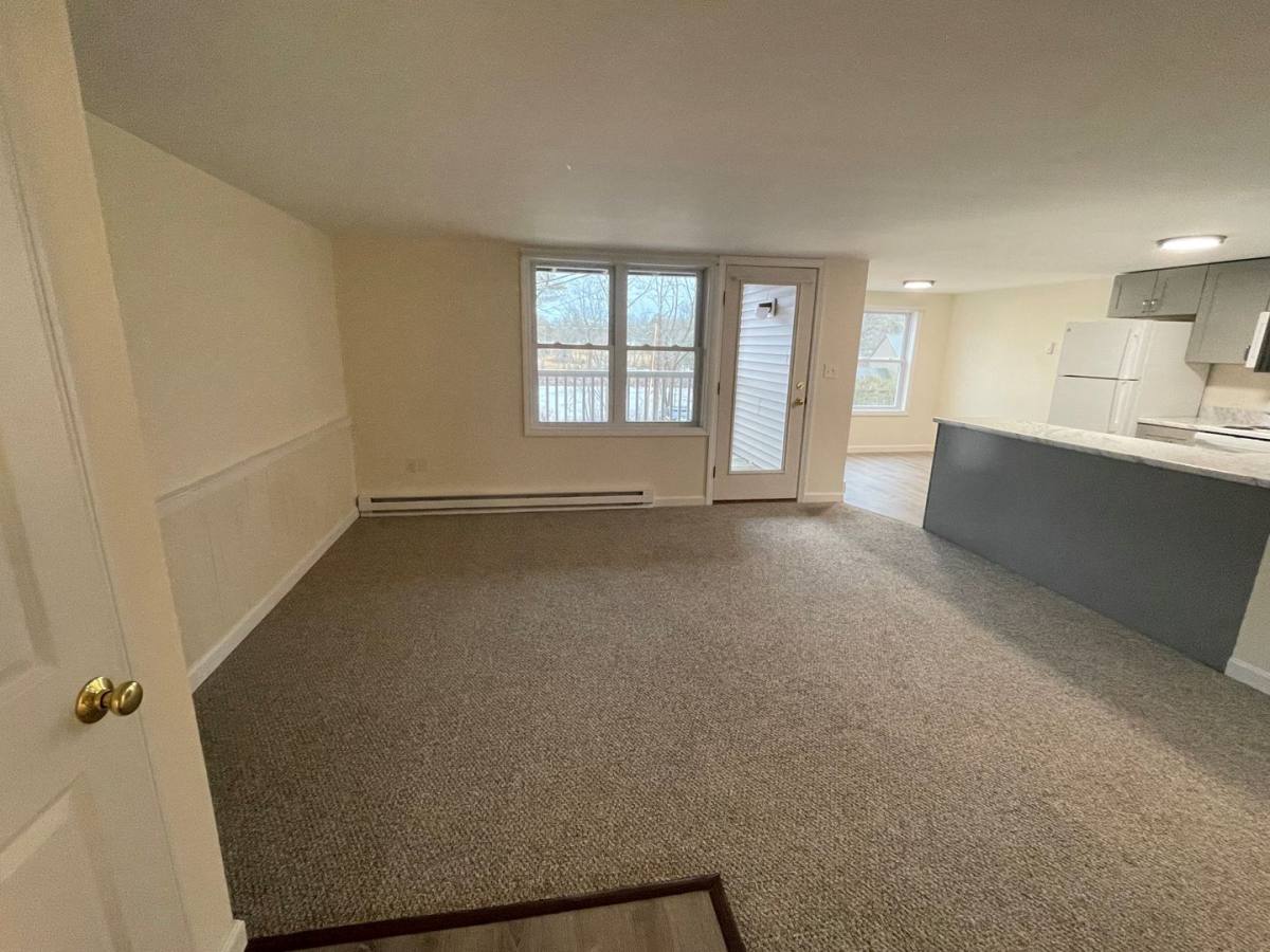 Apartment for rent at 9E River St, Newmarket, NH 03857