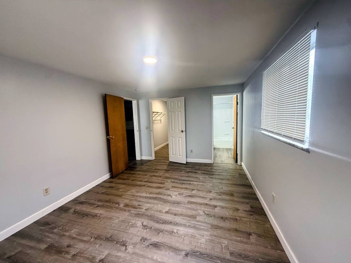 Apartment for rent at 2000 Woodlawn Ave NW, Canton, OH 44708