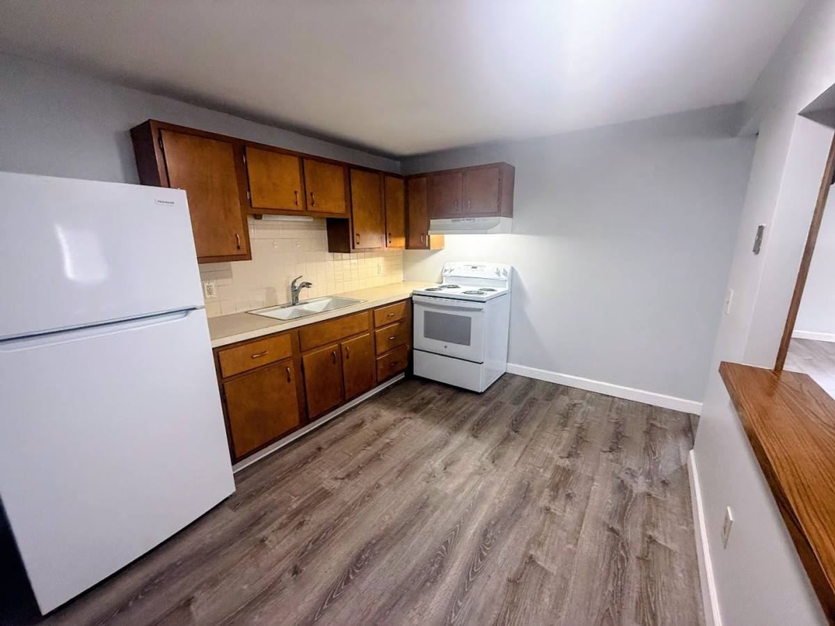 Apartment for rent at 2000 Woodlawn Ave NW, Canton, OH 44708