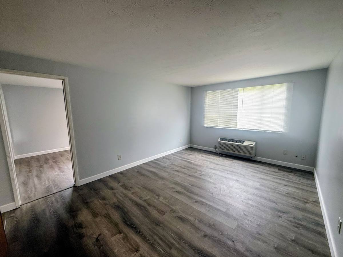Apartment for rent at 2000 Woodlawn Ave NW, Canton, OH 44708