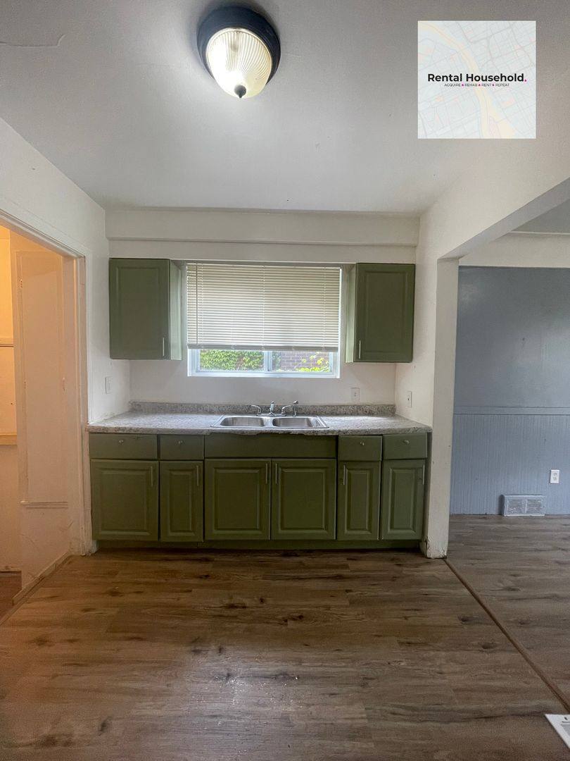 House for rent at 18010 Lesure St, Detroit, MI 48235