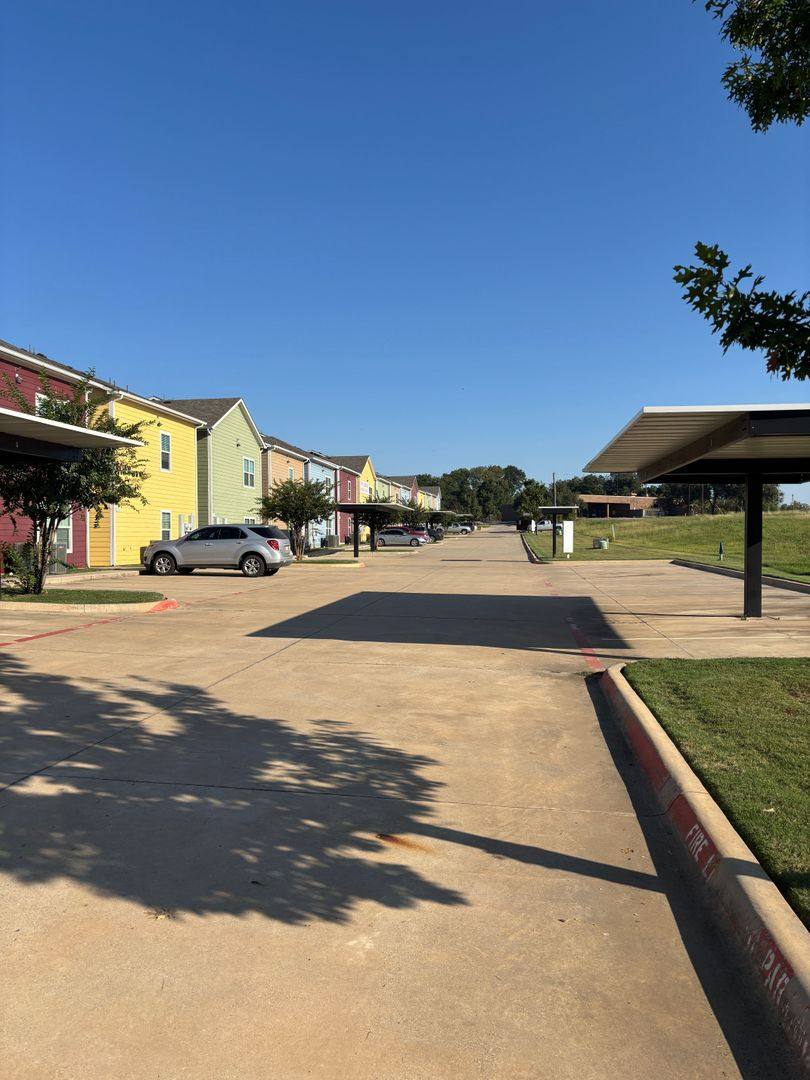 Townhouse for rent at 301 N Woods St, Sherman, TX 75092