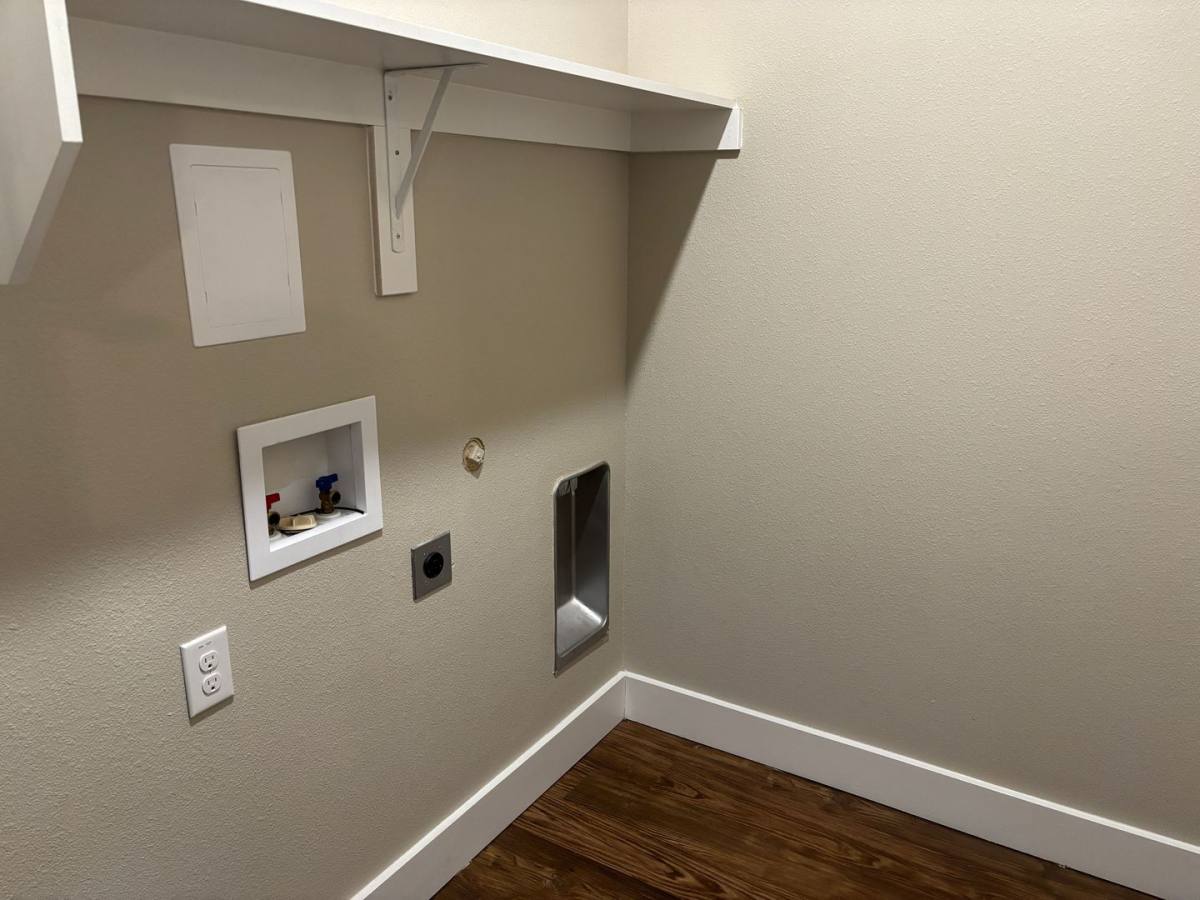 Townhouse for rent at 301 N Woods St, Sherman, TX 75092