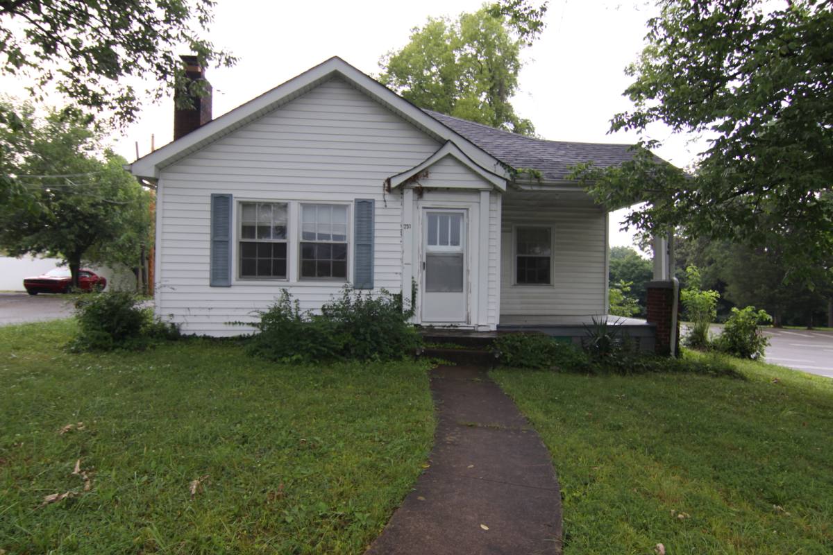 House for rent at 251 Forbes Ave, Clarksville, TN 37040