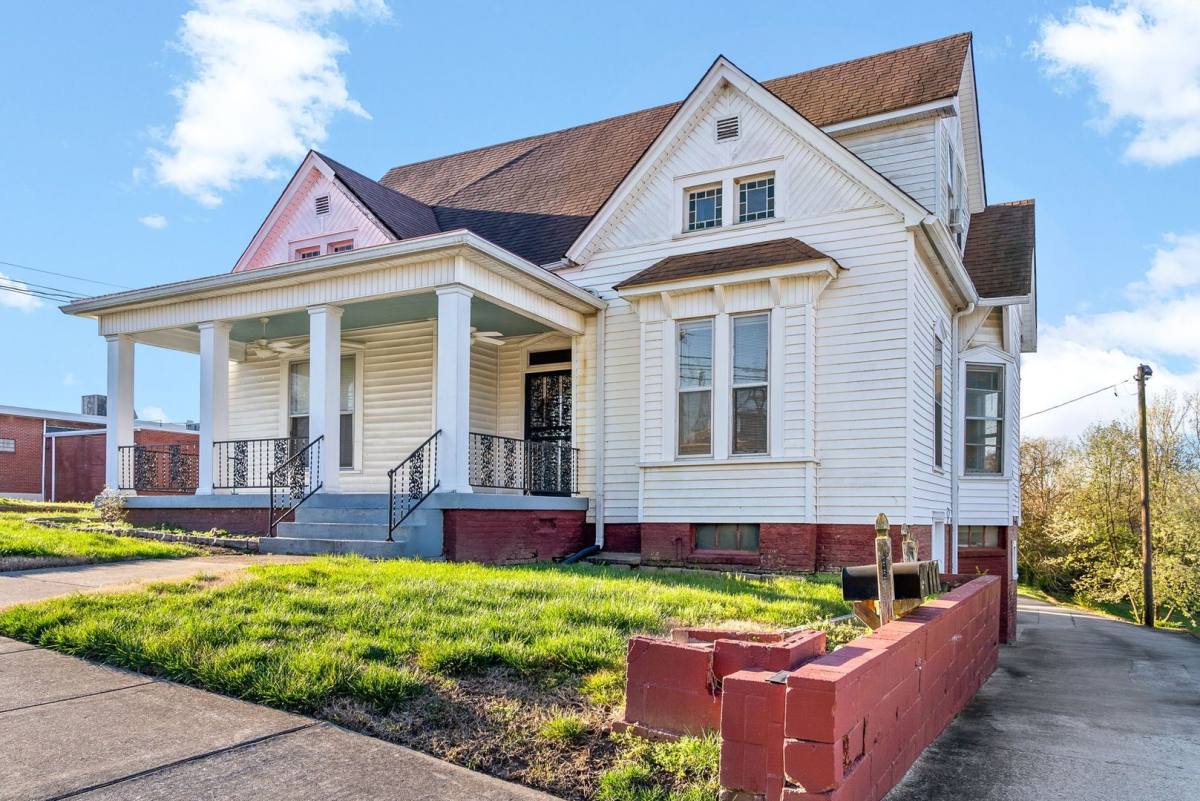 Apartment for rent at 222 Union St, Clarksville, TN 37040