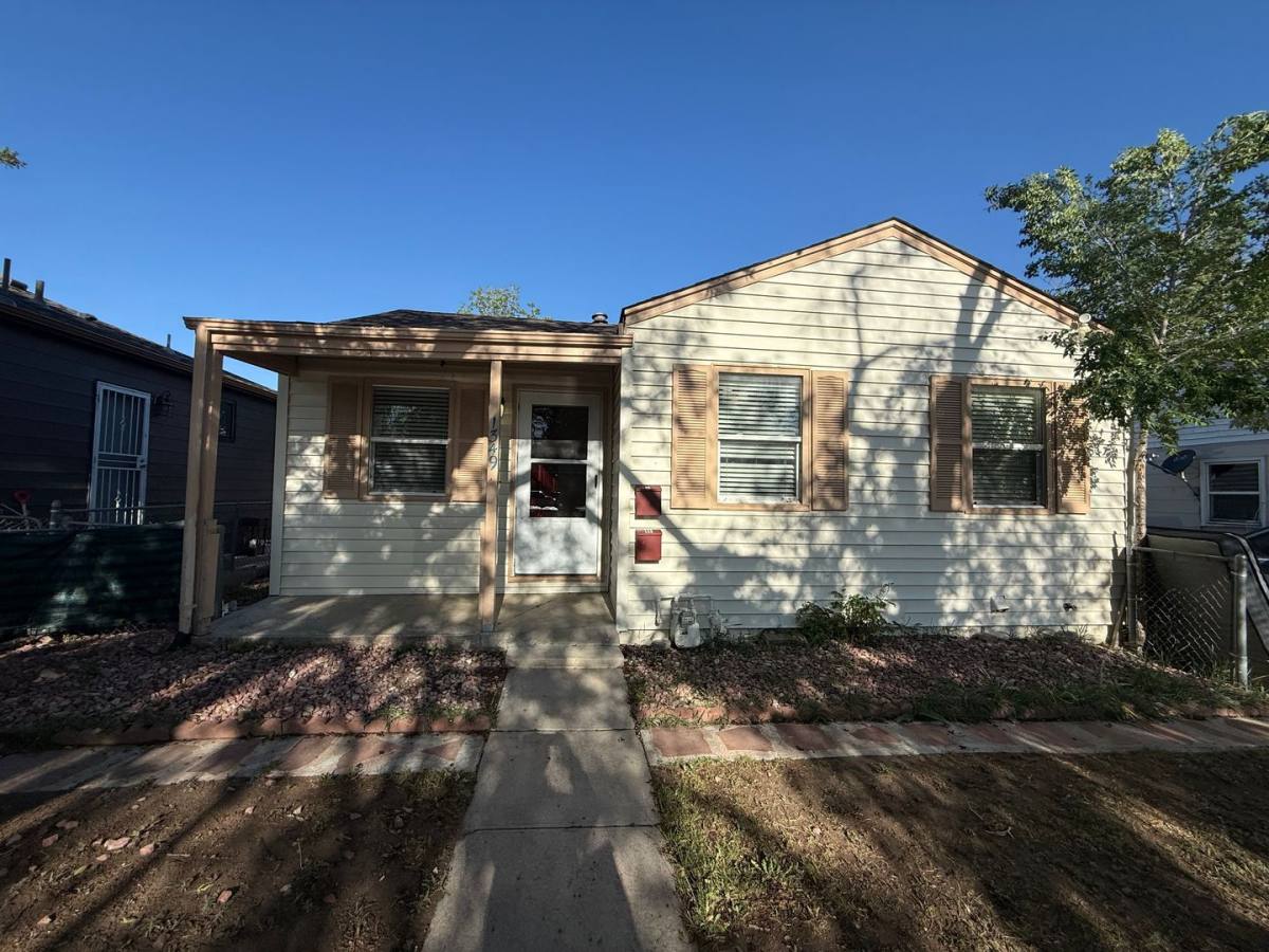 House for rent at 1349 Kenton St, Aurora, CO 80010
