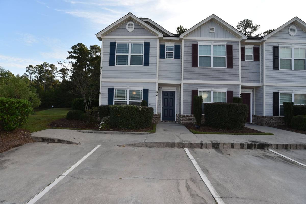 Townhouse for rent at 32 Winter Lake Circle, Port Wentworth, GA 31407
