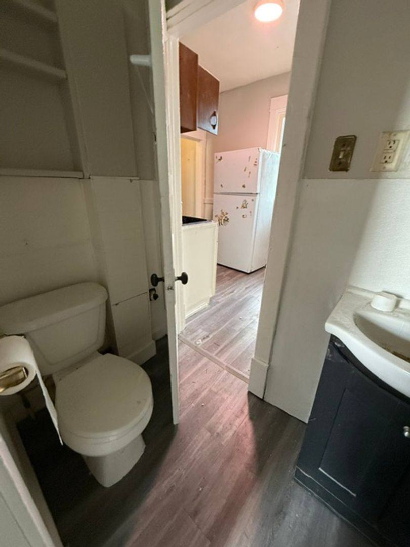 House for rent at 905 W Thrush Ave, Peoria, IL 61604