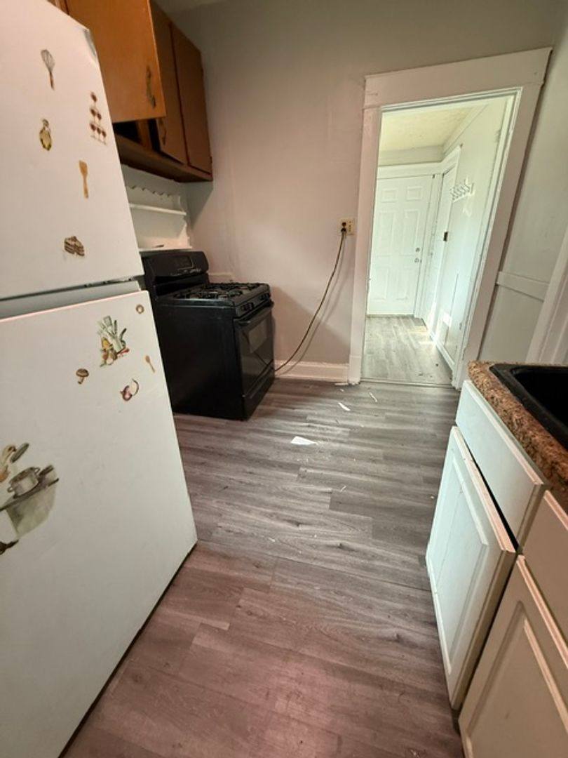 House for rent at 905 W Thrush Ave, Peoria, IL 61604