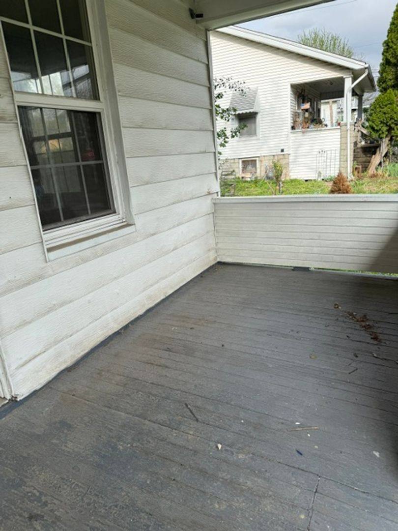 House for rent at 905 W Thrush Ave, Peoria, IL 61604