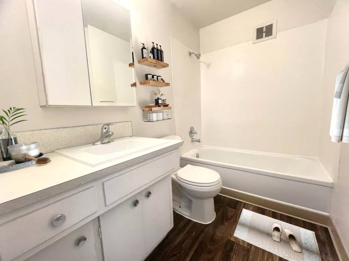 Apartment for rent at 2727 NE 125th St, Seattle, WA 98125