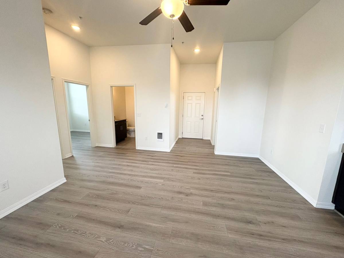 Apartment for rent at 1910 E Mill Plain Blvd, Vancouver, WA 98661