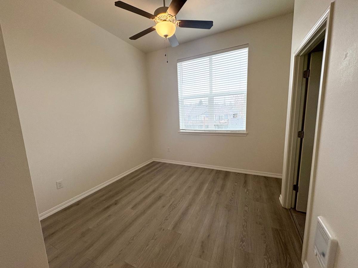 Apartment for rent at 1910 E Mill Plain Blvd, Vancouver, WA 98661