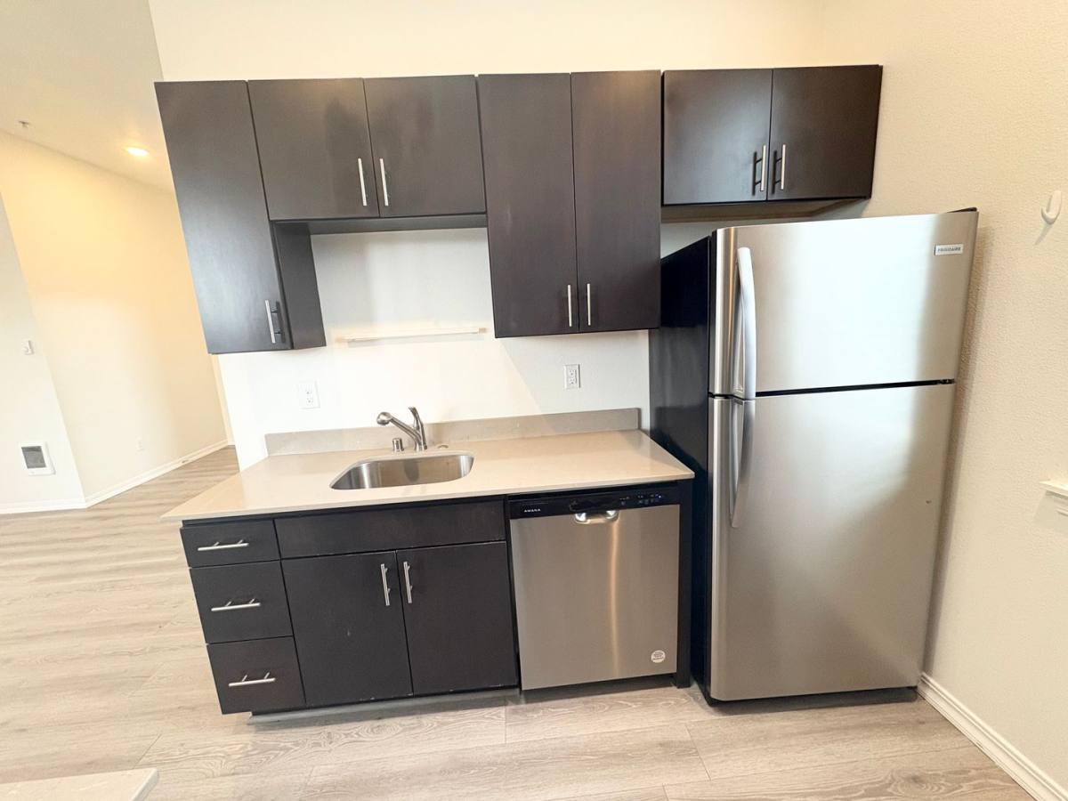 Apartment for rent at 1910 E Mill Plain Blvd, Vancouver, WA 98661