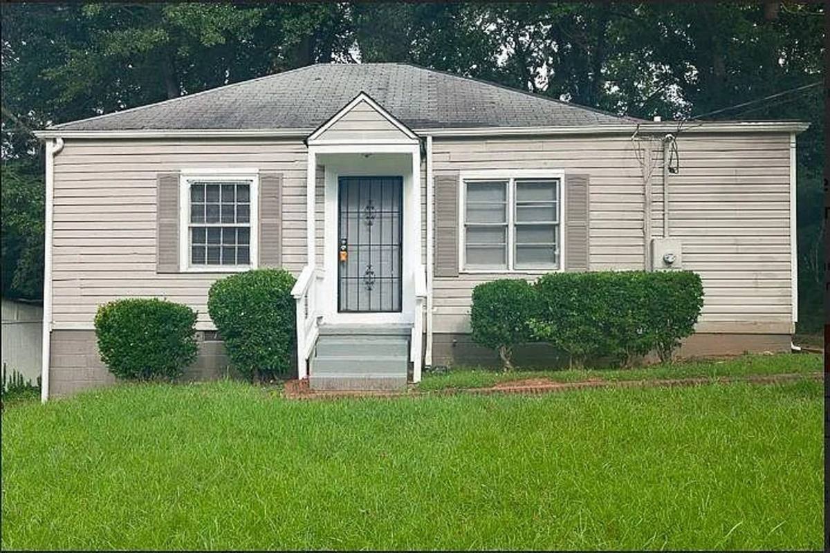 House for rent at 450 Forrest Ridge Dr NW, Atlanta, GA 30318