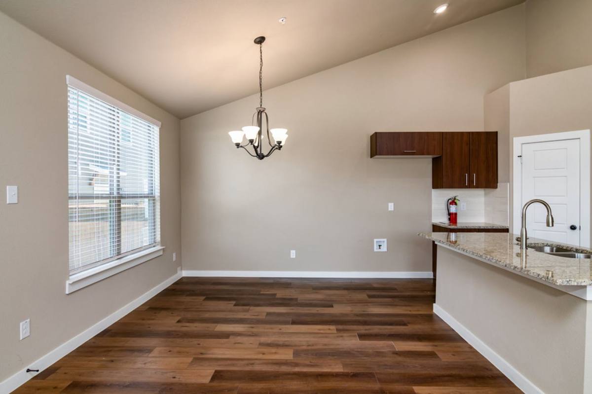 728 Fallow Dr, Venus, TX 76084 - Townhouse for Rent - Image 5
